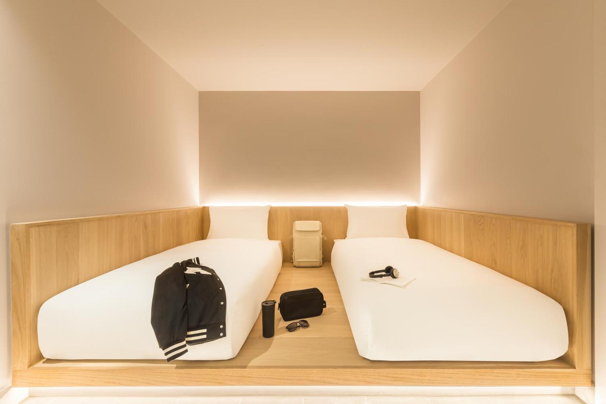 Zedwell Underground Hotel Tottenham Court Rd Лондон Екстериор снимка