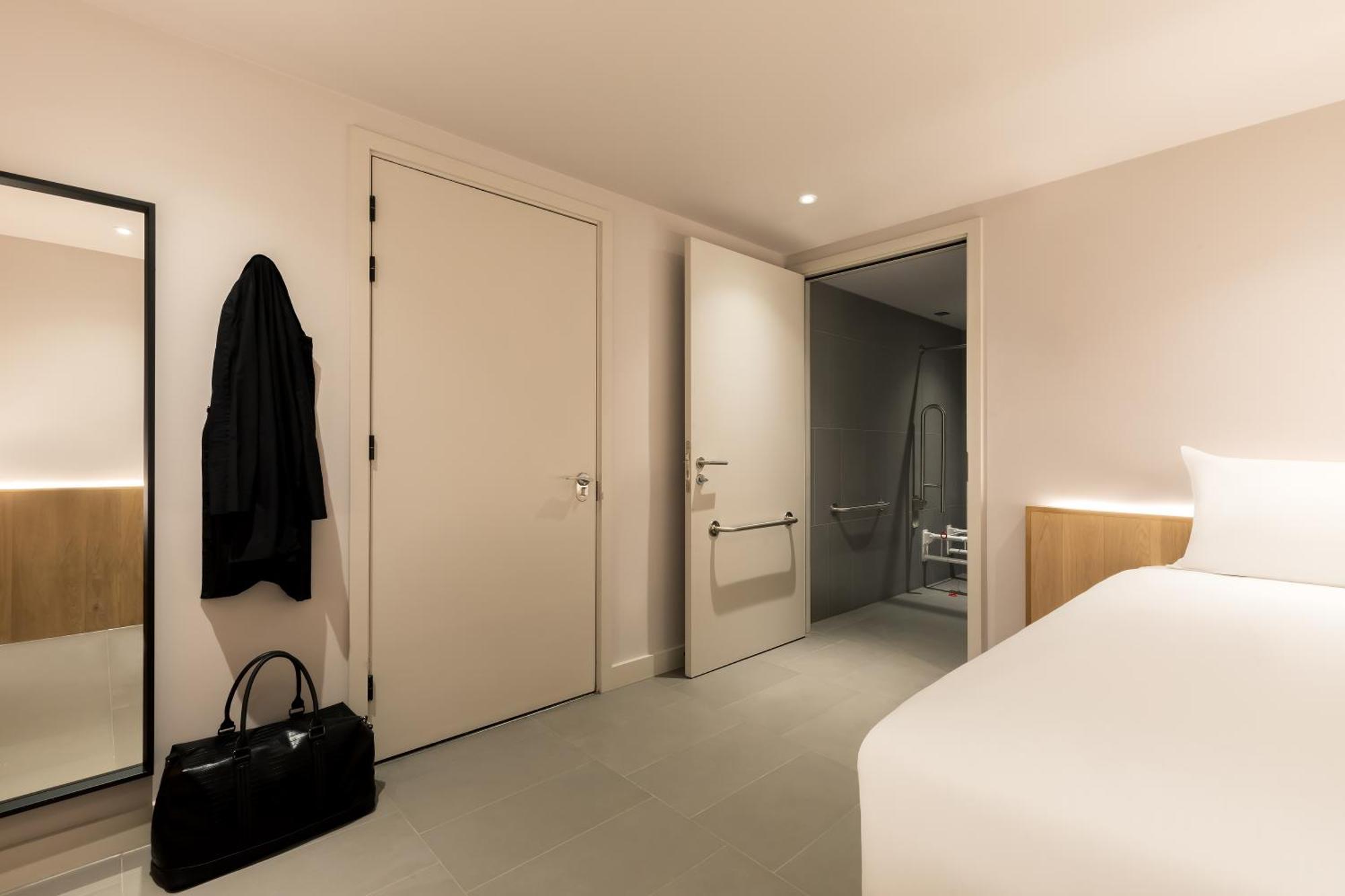 Zedwell Underground Hotel Tottenham Court Rd Лондон Стая снимка