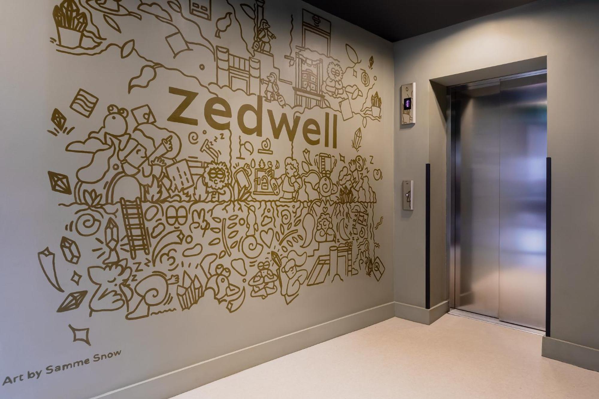 Zedwell Underground Hotel Tottenham Court Rd Лондон Екстериор снимка